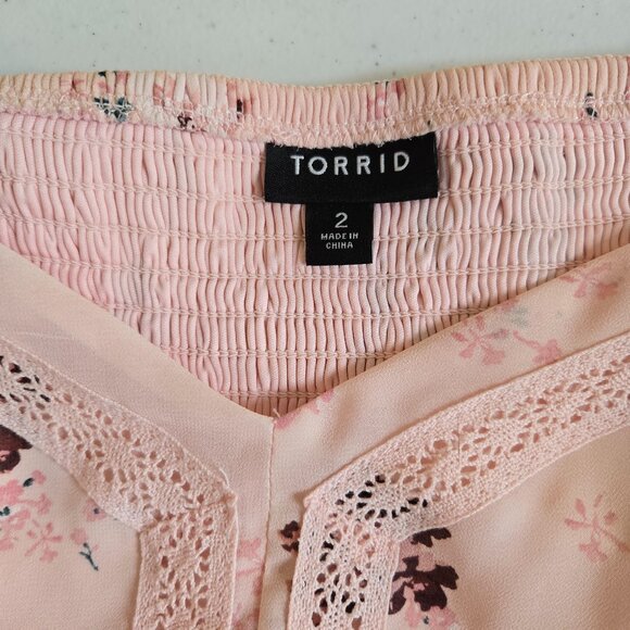 725-30 Torrid Blush Pink Floral Chiffon Sharkbite Tunic Cami Size 2 18/20 - Picture 12 of 14